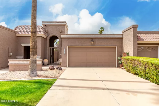 MLS: 6844003 Condo For Sale