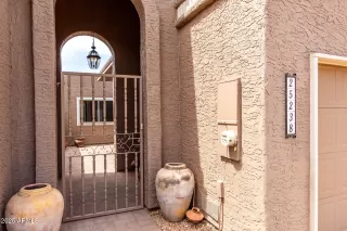 Photo #5: 6844003 Listing