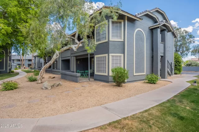 MLS: 6844009 Condo For Sale