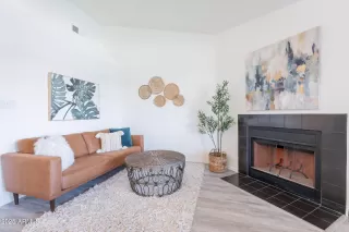 Photo #5: 6844009 Listing