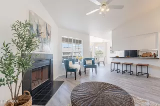 Photo #6: 6844009 Listing