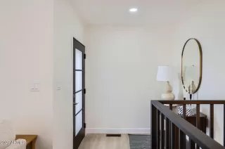 Photo #2: 6844023 Listing 