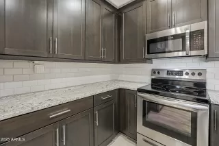 Photo #2: 6844038 Listing 