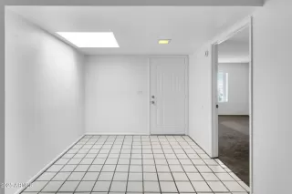 Photo #5: 6844165 Listing