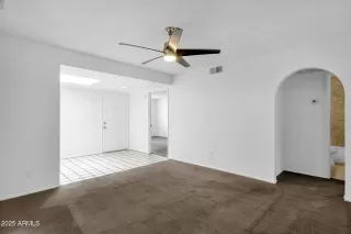 Photo #6: 6844165 Listing