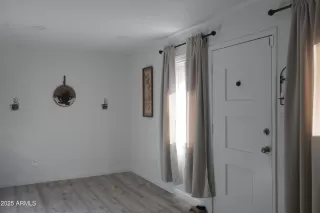 Photo #4: 6844315 Listing