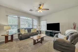 Photo #5: 6844356 Listing