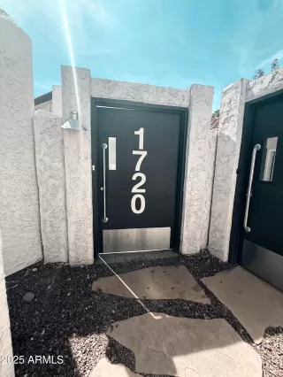 Photo #3: 6844365 Listing 