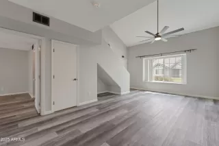 Photo #3: 6844404 Listing