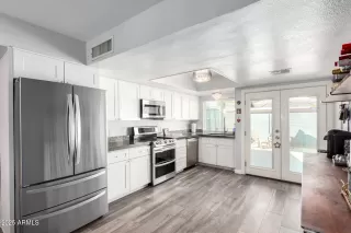 Photo #6: 6844524 Listing