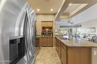 Photo #5: 6844650 Listing