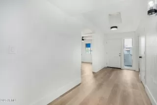 Photo #5: 6844750 Listing