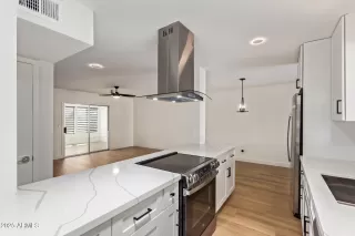 Photo #2: 6845433 Listing