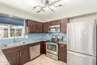 Photo #4: 6845559 Listing