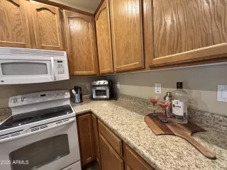 Photo #4: 6845659 Listing