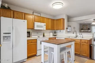 Photo #5: 6845680 Listing 