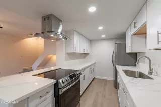 Photo #4: 6845723 Listing