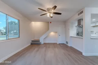 Photo #6: 6845723 Listing