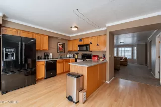 Photo #3: 6845836 Listing