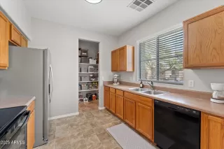 Photo #3: 6845982 Listing