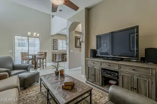 Photo #4: 6846131 Listing