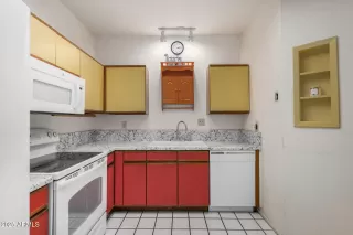 Photo #6: 6846194 Listing 