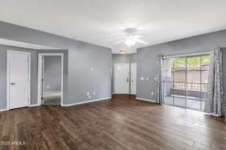 Photo #6: 6846283 Listing 