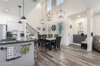 Photo #5: 6846320 Listing 