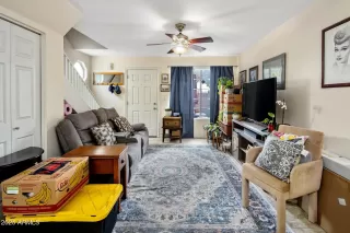 Photo #3: 6846406 Listing