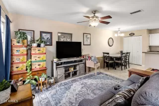 Photo #4: 6846406 Listing