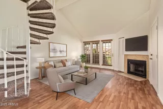 Photo #4: 6846492 Listing 