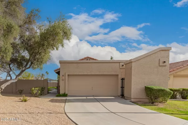 MLS: 6846633 Condo For Sale