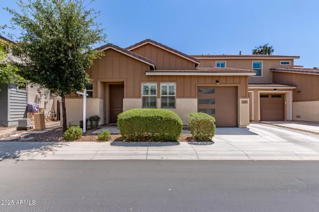 MLS: 6846676 Condo For Sale