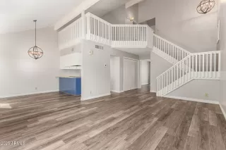 Photo #4: 6846846 Listing 