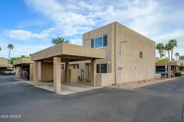 MLS: 6846868 Condo For Sale