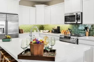 Photo #3: 6846875 Listing