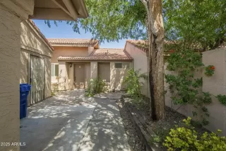 Photo #5: 6846909 Listing