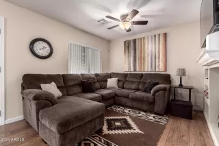 Photo #5: 6846994 Listing