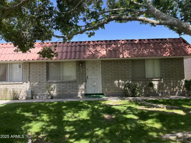 MLS: 6846997 Condo For Sale