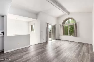 Photo #4: 6847064 Listing