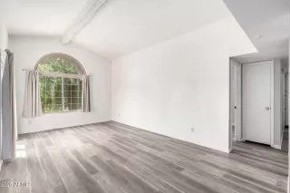 Photo #5: 6847064 Listing