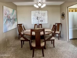 Photo #5: 6847446 Listing