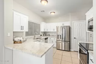 Photo #3: 6848102 Listing 