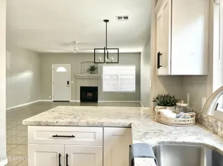 Photo #5: 6848102 Listing 