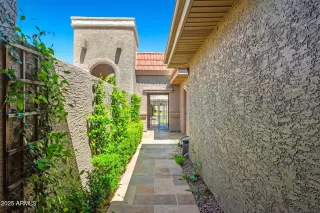 Photo #4: 6848129 Listing