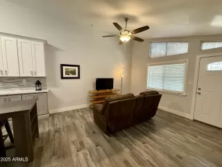 Photo #6: 6848164 Listing