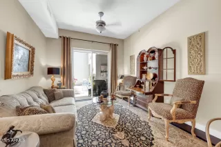 Photo #4: 6848167 Listing