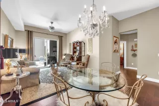 Photo #5: 6848167 Listing