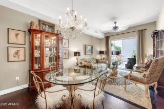 Photo #6: 6848167 Listing