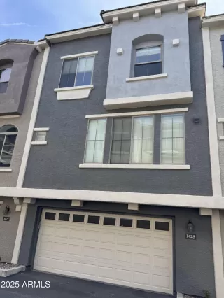 Photo #2: 6848328 Listing